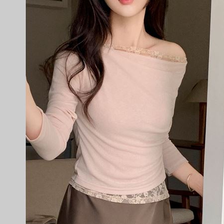 Dongdaemum Women’s Shirts, Tops & T-Shirts, a testament to the elegance and quality of wholesale Korean fashion.