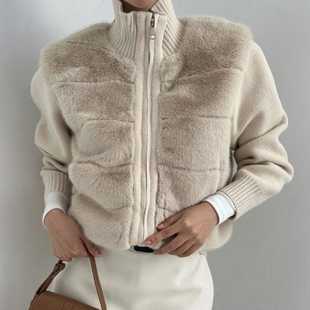 Dongdaemum Women’s Coats & Jackets, a testament to the elegance and quality of wholesale Korean fashion.