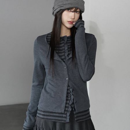 Dongdaemum Women’s Coats & Jackets, a testament to the elegance and quality of wholesale Korean fashion.