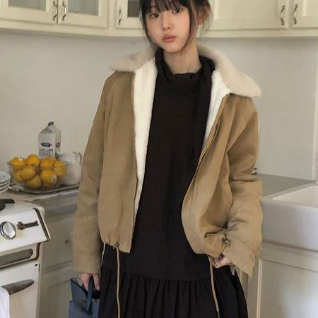 Dongdaemum Women’s Coats & Jackets, a testament to the elegance and quality of wholesale Korean fashion.