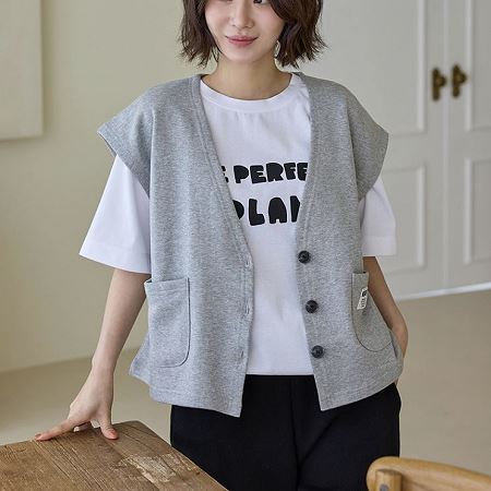 Dongdaemum Women’s Coats & Jackets, a testament to the elegance and quality of wholesale Korean fashion.