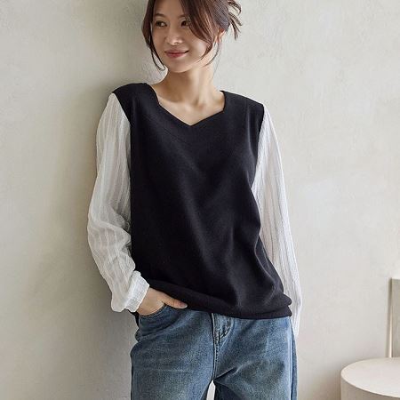 Dongdaemum Women’s Shirts, Tops & T-Shirts, a testament to the elegance and quality of wholesale Korean fashion.