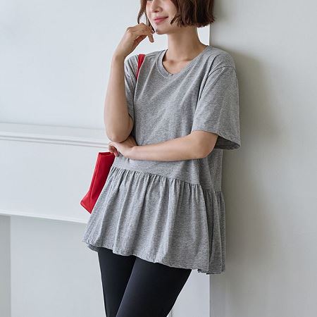 Dongdaemum Women’s Shirts, Tops & T-Shirts, a testament to the elegance and quality of wholesale Korean fashion.