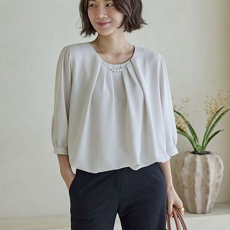 Dongdaemum Women’s Shirts, Tops & T-Shirts, a testament to the elegance and quality of wholesale Korean fashion.