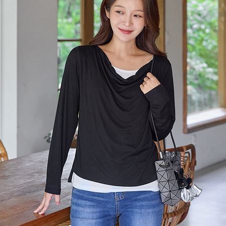 Dongdaemum Women’s Shirts, Tops & T-Shirts, a testament to the elegance and quality of wholesale Korean fashion.