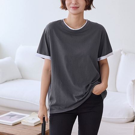 Dongdaemum Women’s Shirts, Tops & T-Shirts, a testament to the elegance and quality of wholesale Korean fashion.