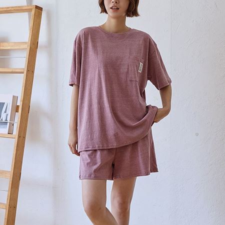 Dongdaemum Women’s One-Pieces, a testament to the elegance and quality of wholesale Korean fashion.