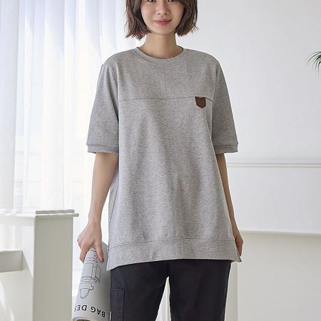 Dongdaemum Women’s Shirts, Tops & T-Shirts, a testament to the elegance and quality of wholesale Korean fashion.