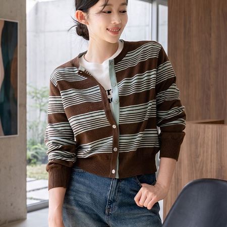 Dongdaemum Women’s Coats & Jackets, a testament to the elegance and quality of wholesale Korean fashion.