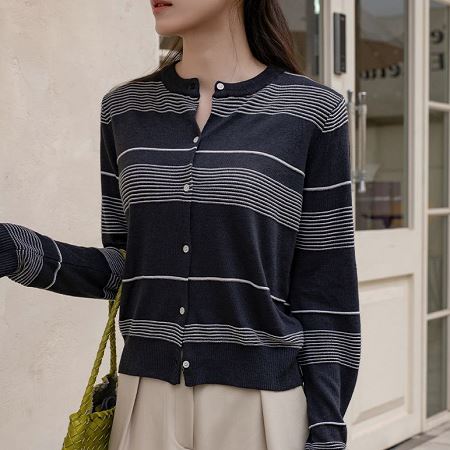 Dongdaemum Women’s Coats & Jackets, a testament to the elegance and quality of wholesale Korean fashion.