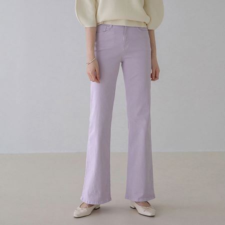 Dongdaemum Women’s Pants, a testament to the elegance and quality of wholesale Korean fashion.
