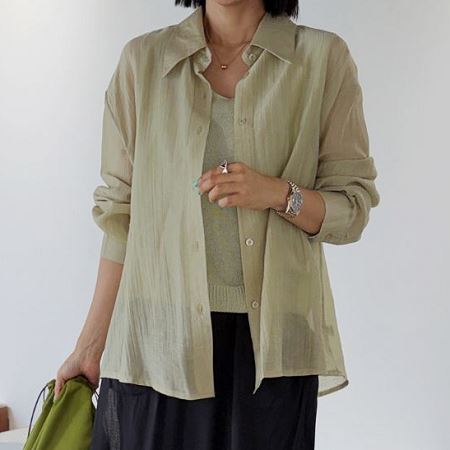 Dongdaemum Women’s Shirts, Tops & T-Shirts, a testament to the elegance and quality of wholesale Korean fashion.