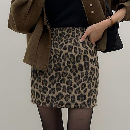 A collection of Dongdaemum Women’s Dresses, encapsulating the charm of Korean fashion.