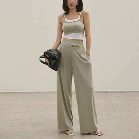 A variety of Dongdaemum Women’s One-Pieces, representing the allure of Korean fashion.