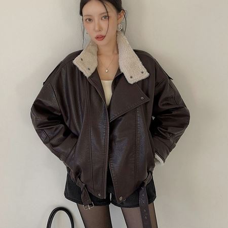 Dongdaemum Women’s Coats & Jackets, a testament to the elegance and quality of wholesale Korean fashion.