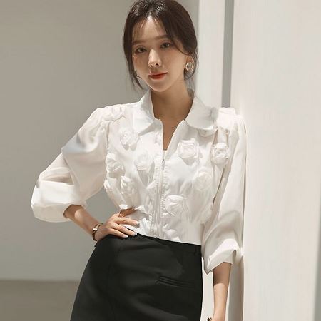 A variety of Dongdaemum Women’s Coats & Jackets, reflecting the sophistication of Korean fashion.