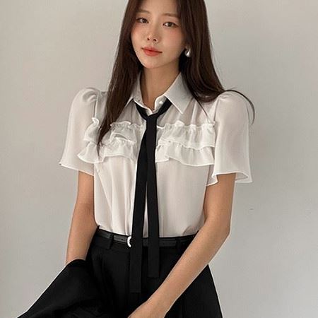 Dongdaemum Women’s Shirts, Tops & T-Shirts, a testament to the elegance and quality of wholesale Korean fashion.