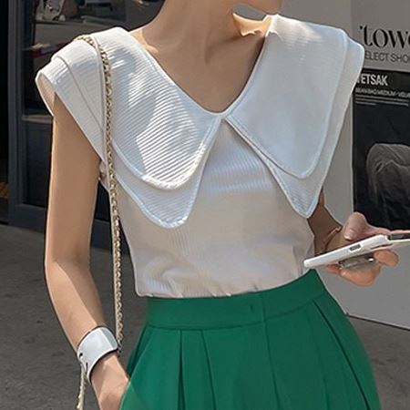 Dongdaemum Women’s Shirts, Tops & T-Shirts, a testament to the elegance and quality of wholesale Korean fashion.