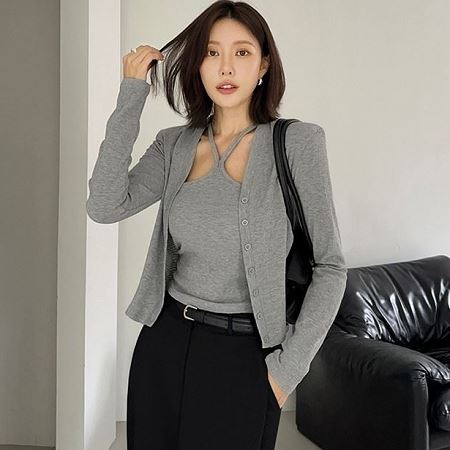 Dongdaemum Women’s One-Pieces, a testament to the elegance and quality of wholesale Korean fashion.
