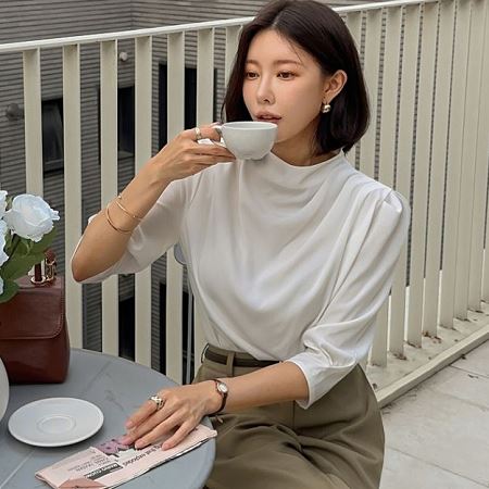 Dongdaemum Women’s Shirts, Tops & T-Shirts, a testament to the elegance and quality of wholesale Korean fashion.