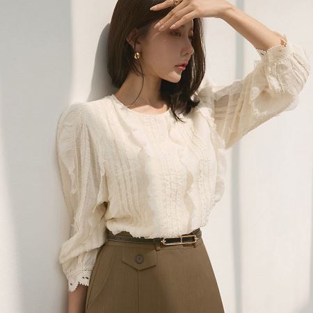 Dongdaemum Women’s Shirts, Tops & T-Shirts, a testament to the elegance and quality of wholesale Korean fashion.