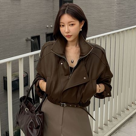 Dongdaemum Women’s Coats & Jackets, a testament to the elegance and quality of wholesale Korean fashion.
