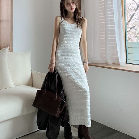 Dongdaemum Women’s Dresses, a testament to the elegance and quality of wholesale Korean fashion.