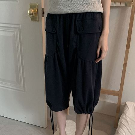 Dongdaemum Women’s Pants, a testament to the elegance and quality of wholesale Korean fashion.