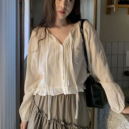 Dongdaemum Women’s Shirts, Tops & T-Shirts, a testament to the elegance and quality of wholesale Korean fashion.