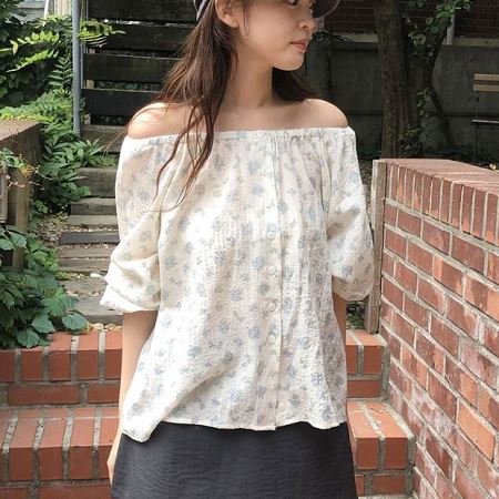 Dongdaemum Women’s Shirts, Tops & T-Shirts, a testament to the elegance and quality of wholesale Korean fashion.