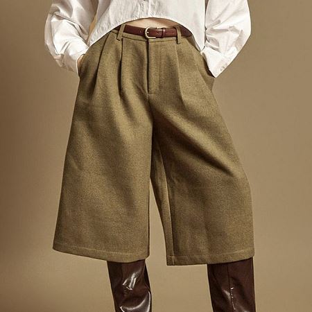 Dongdaemum Women’s Pants, a testament to the elegance and quality of wholesale Korean fashion.