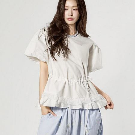 Dongdaemum Women’s Shirts, Tops & T-Shirts, a testament to the elegance and quality of wholesale Korean fashion.