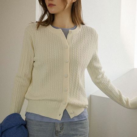 Dongdaemum Women’s Coats & Jackets, a testament to the elegance and quality of wholesale Korean fashion.