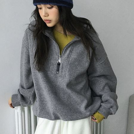 Dongdaemum Women’s Shirts, Tops & T-Shirts, a testament to the elegance and quality of wholesale Korean fashion.