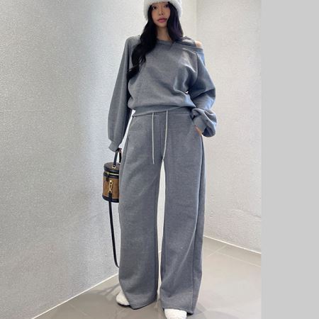 Dongdaemum Women’s One-Pieces, a testament to the elegance and quality of wholesale Korean fashion.