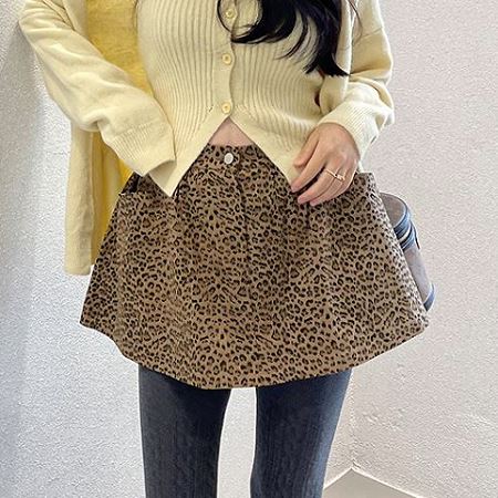 A collection of Dongdaemum Women’s Dresses, encapsulating the charm of Korean fashion.