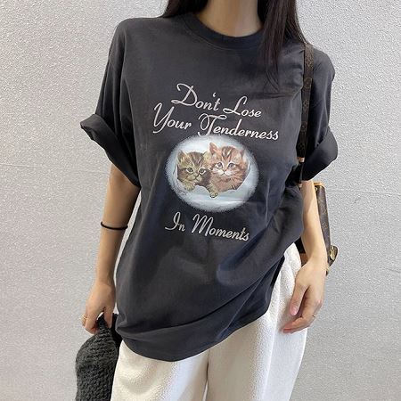 Dongdaemum Women’s Shirts, Tops & T-Shirts, a testament to the elegance and quality of wholesale Korean fashion.
