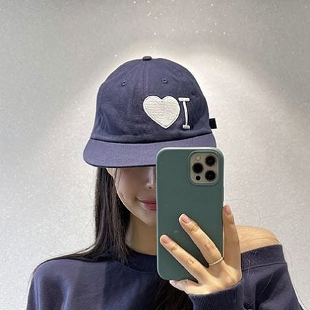 Dongdaemum Women’s Clothing Accessories, a testament to the elegance and quality of wholesale Korean fashion.