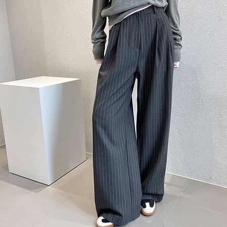 Dongdaemum Women’s Pants, a testament to the elegance and quality of wholesale Korean fashion.