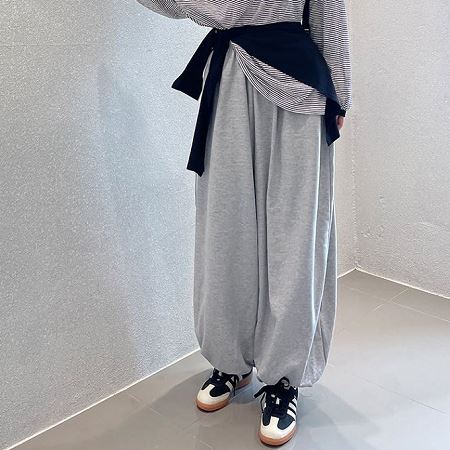 Dongdaemum Women’s Pants, a testament to the elegance and quality of wholesale Korean fashion.