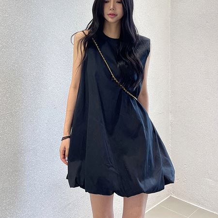 Dongdaemum Women’s Dresses, a testament to the elegance and quality of wholesale Korean fashion.