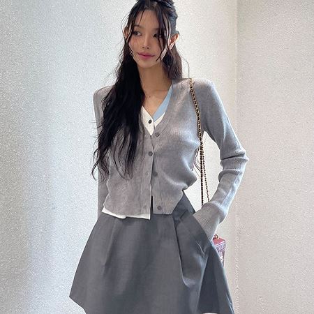 Dongdaemum Women’s Coats & Jackets, a testament to the elegance and quality of wholesale Korean fashion.