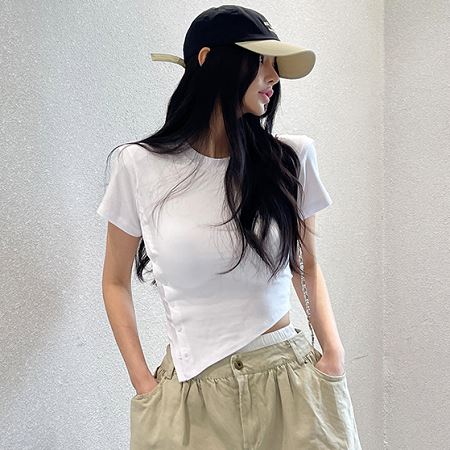 Dongdaemum Women’s Shirts, Tops & T-Shirts, a testament to the elegance and quality of wholesale Korean fashion.