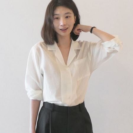 Dongdaemum Women’s Shirts, Tops & T-Shirts, a testament to the elegance and quality of wholesale Korean fashion.