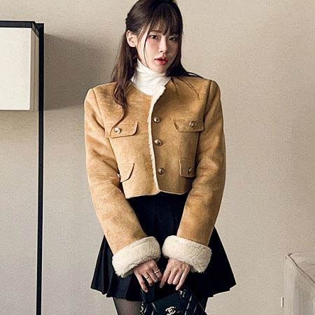 Dongdaemum Women’s Coats & Jackets, a testament to the elegance and quality of wholesale Korean fashion.