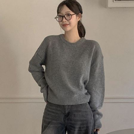 Dongdaemum Women’s Shirts, Tops & T-Shirts, a testament to the elegance and quality of wholesale Korean fashion.