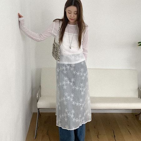 Dongdaemum Women’s Dresses, a testament to the elegance and quality of wholesale Korean fashion.
