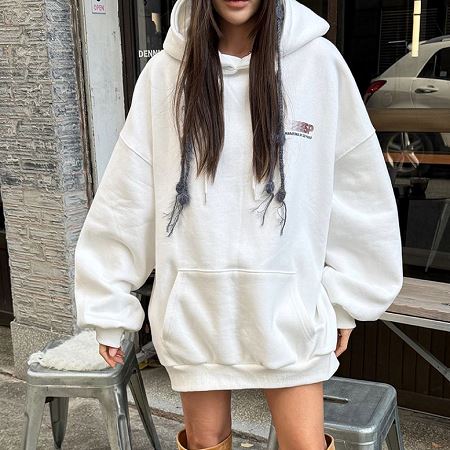Dongdaemum Women’s Shirts, Tops & T-Shirts, a testament to the elegance and quality of wholesale Korean fashion.