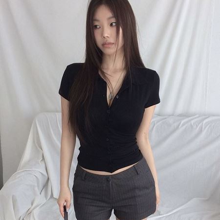 Dongdaemum Women’s Shirts, Tops & T-Shirts, a testament to the elegance and quality of wholesale Korean fashion.
