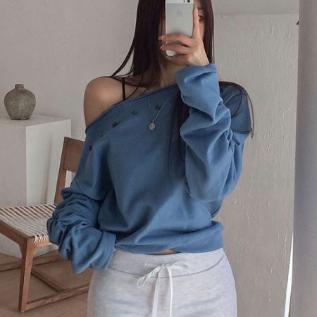 Dongdaemum Women’s Shirts, Tops & T-Shirts, a testament to the elegance and quality of wholesale Korean fashion.